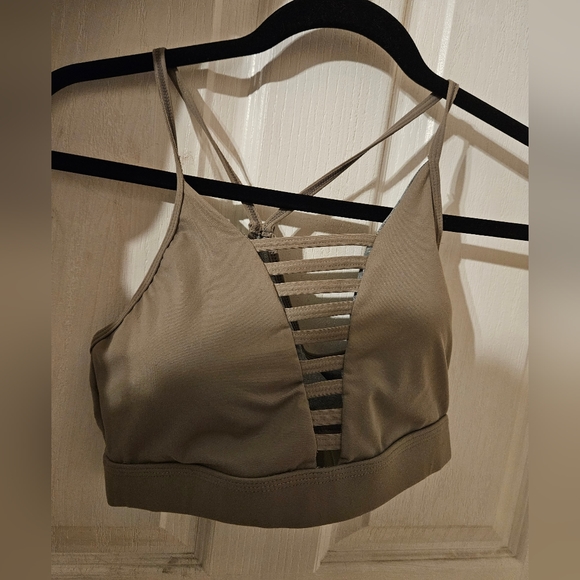 Sporta Bra - Picture 1 of 3